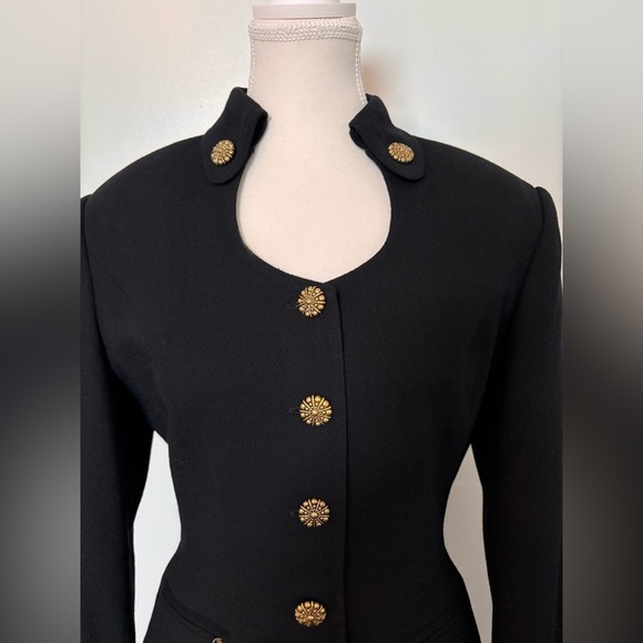 Elegant Vintage Black Blazer with Gold Accents - Picture 2 of 9